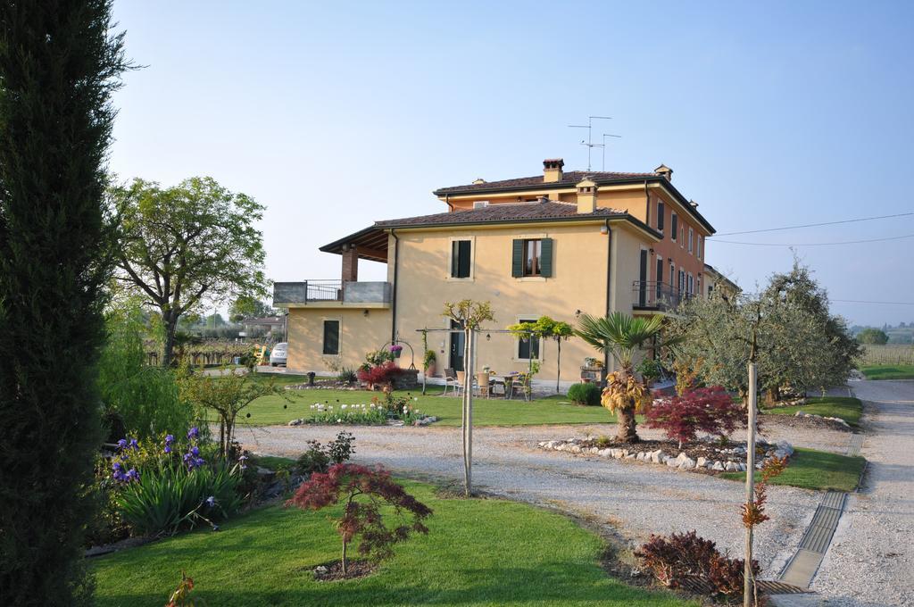 Agriturismo Corte Albarel Кастелнуово дел Гарда Екстериор снимка